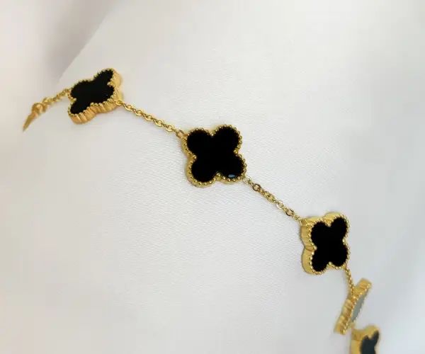 Van Cleef Bracelet + Earnings Black